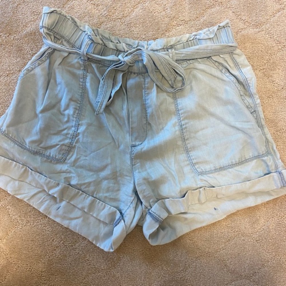 LINEN SHORTS